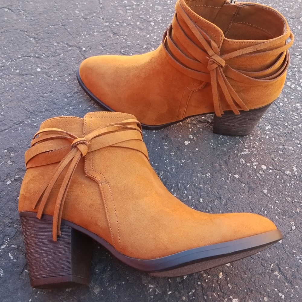 RESTOCKED! 🍂🖤Camel Western Ankle Boot